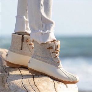 NWT Sperry Saltwater Off White Wool Duck Boot